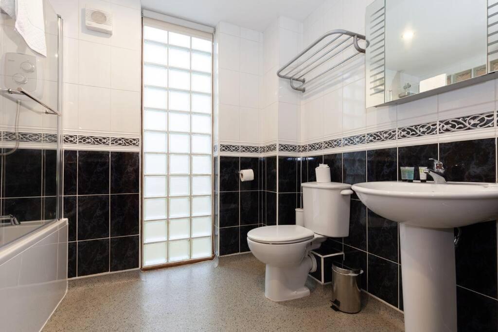 Apartment In The Heart Of The City Centre, Live Like A Local Oxford Extérieur photo