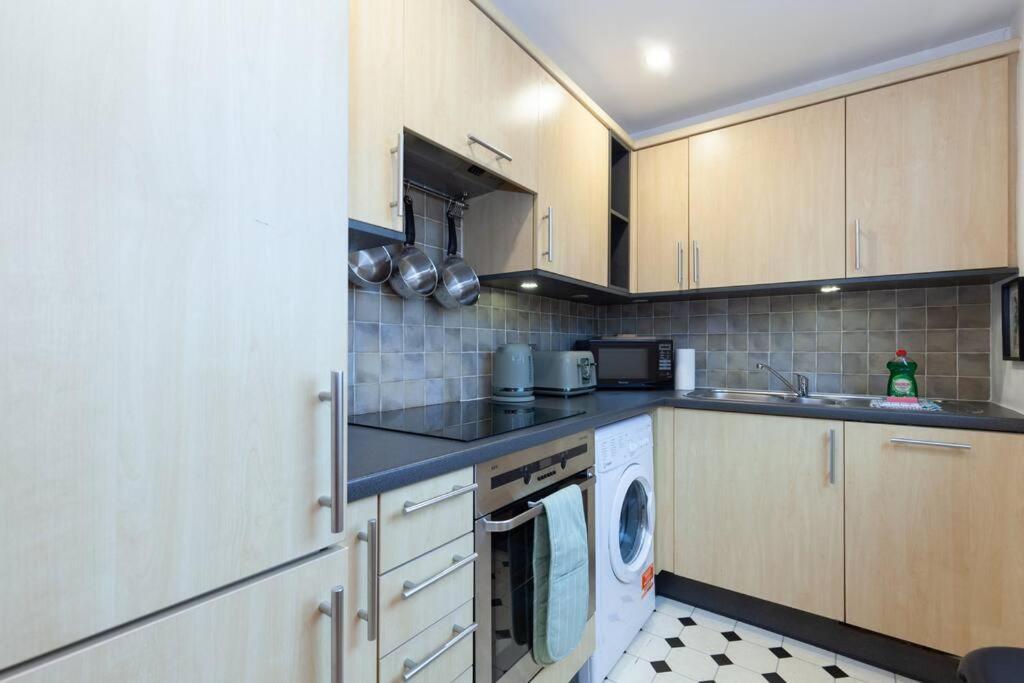 Apartment In The Heart Of The City Centre, Live Like A Local Oxford Extérieur photo